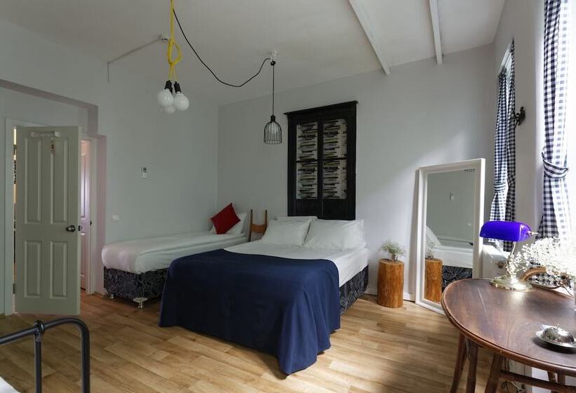 هتل Cheers Port House