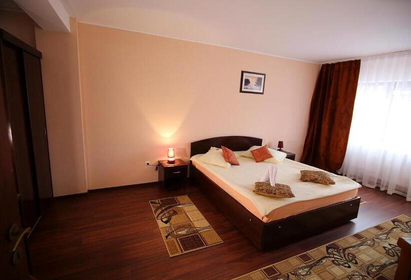 בית מלון כפרי Ciric