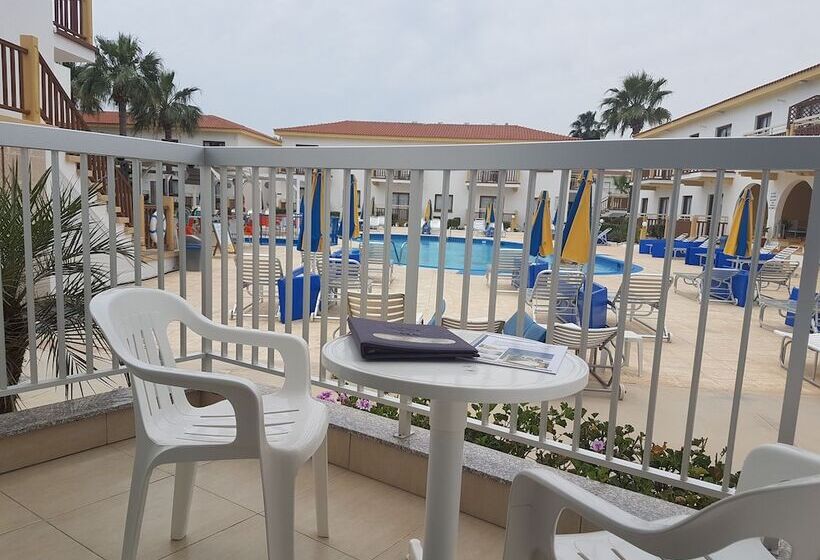 Cosmelenia Hotel Apartments