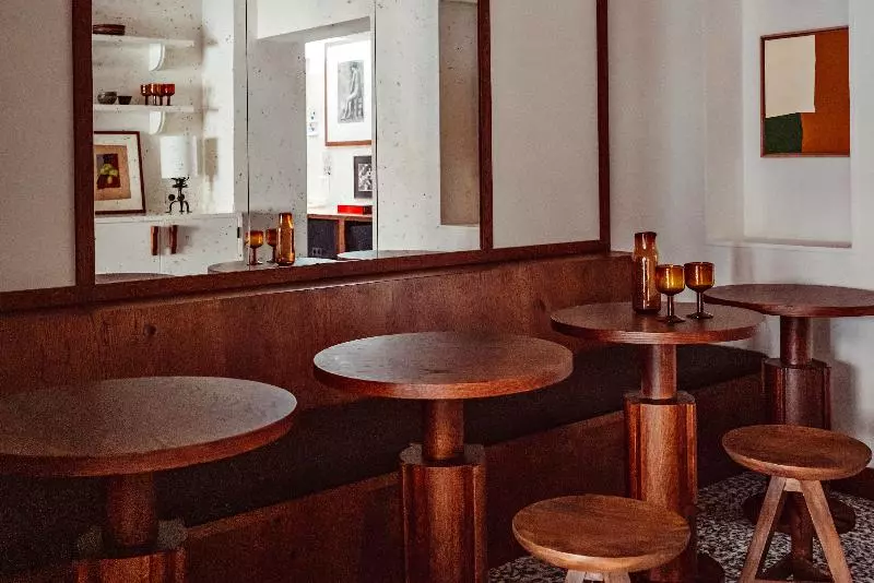 هتل Des Academies Et Des Arts