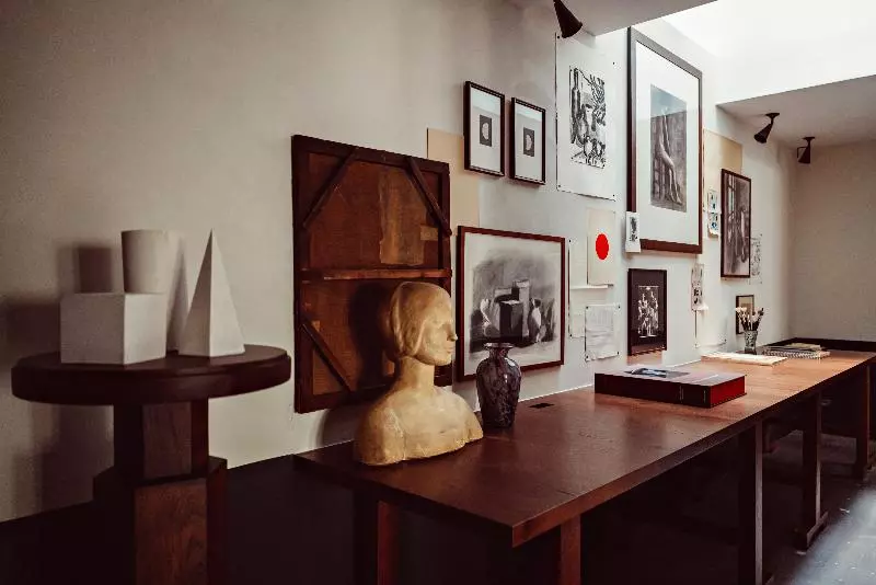 هتل Des Academies Et Des Arts