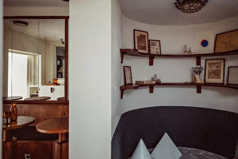 هتل Des Academies Et Des Arts