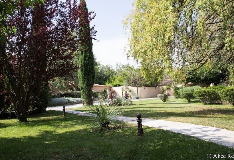 Отель Domaine De Mejeans   Teritoria