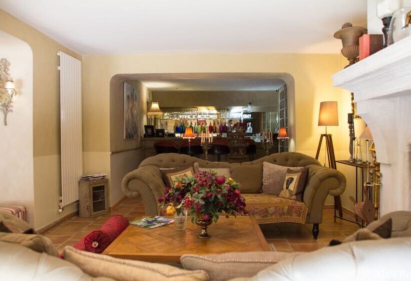 Отель Domaine De Mejeans   Teritoria