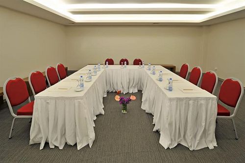 Отель Sunset Beach Villas And Apartments