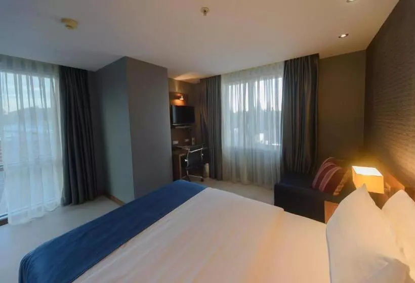 ホテル Holiday Inn Express Istanbul Altunizade By Ihg