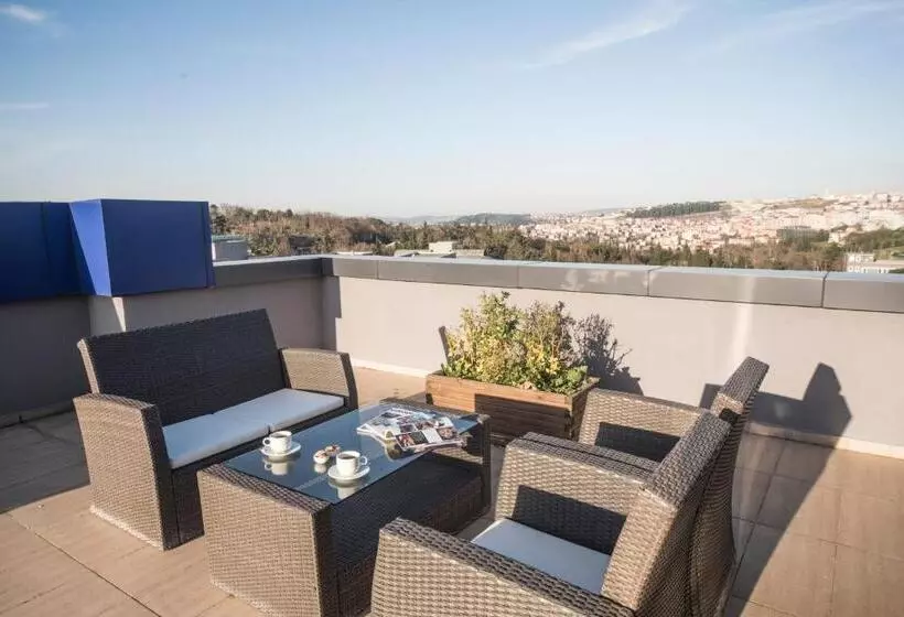 ホテル Holiday Inn Express Istanbul Altunizade By Ihg