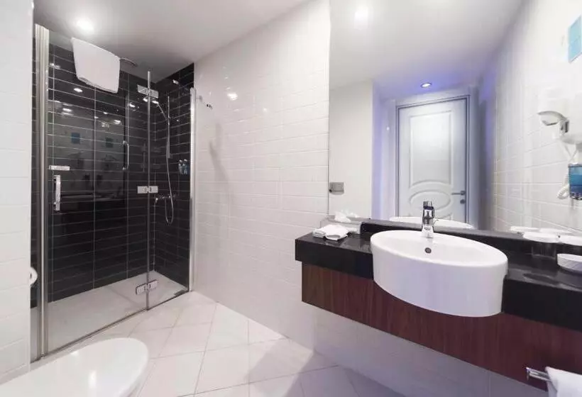 ホテル Holiday Inn Express Istanbul Altunizade By Ihg