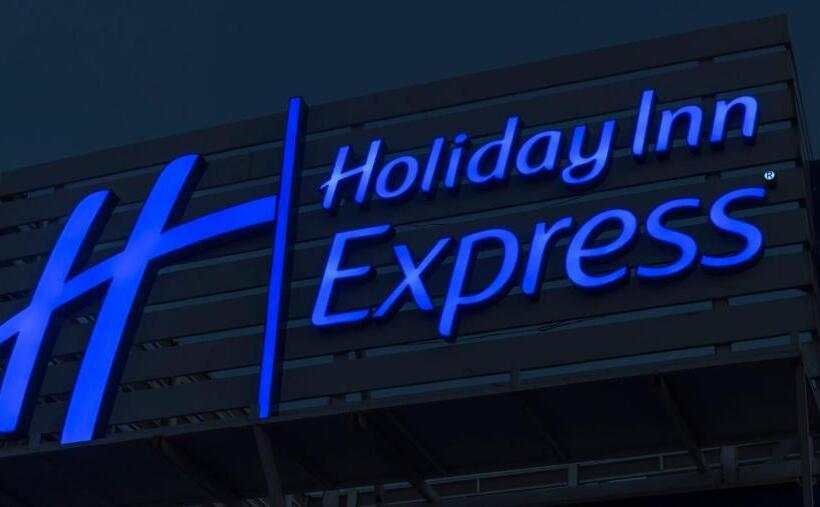 ホテル Holiday Inn Express Istanbul Altunizade By Ihg