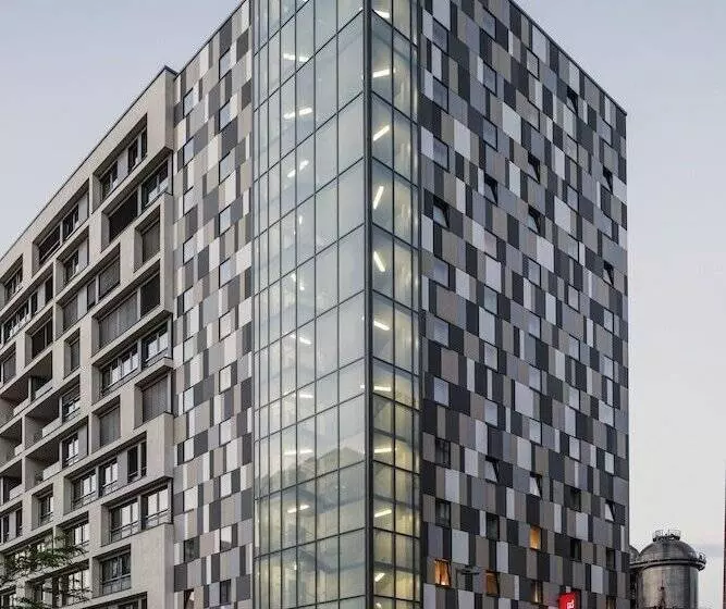 هتل Ibis Esch Belval