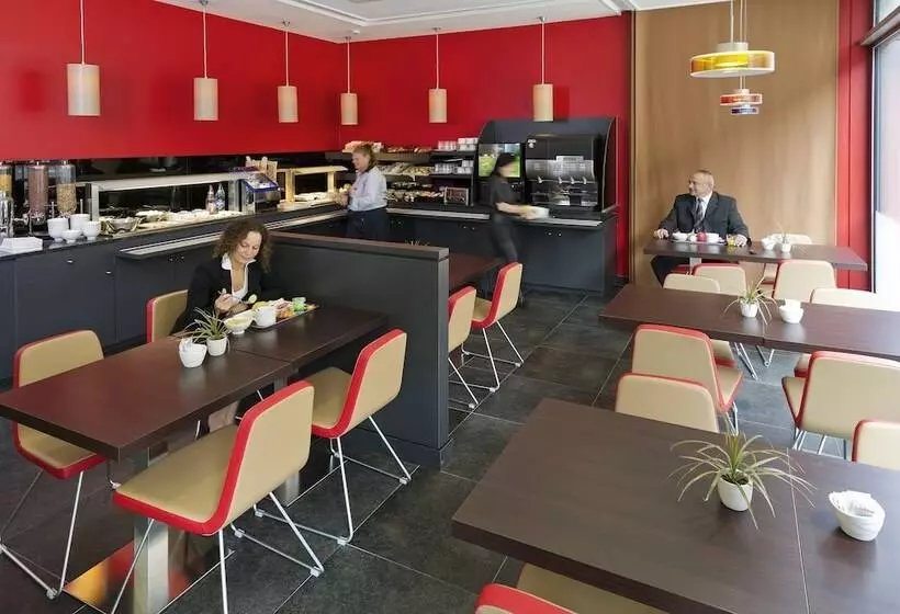 هتل Ibis Esch Belval