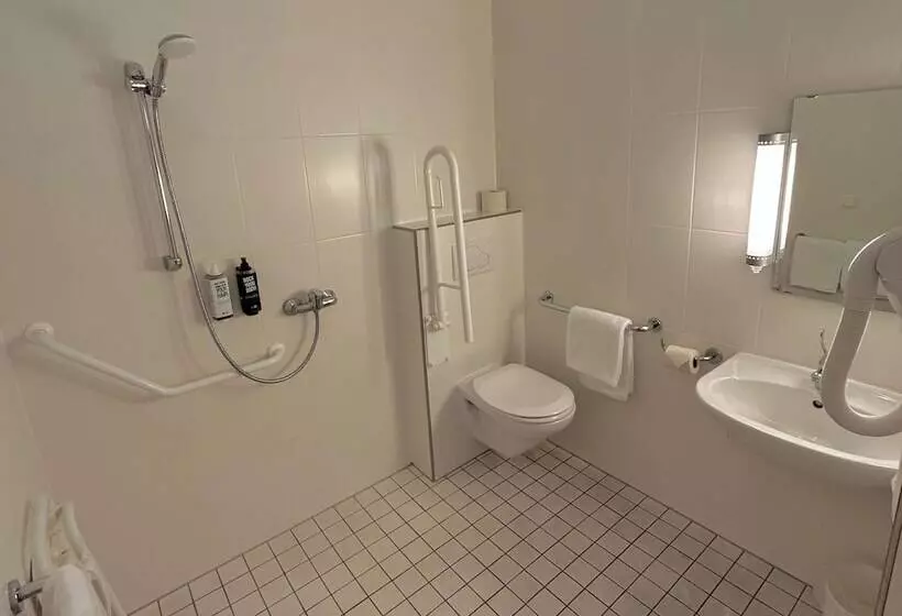 هتل Ibis Esch Belval