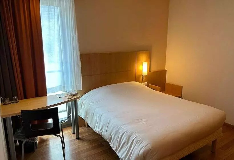 هتل Ibis Esch Belval