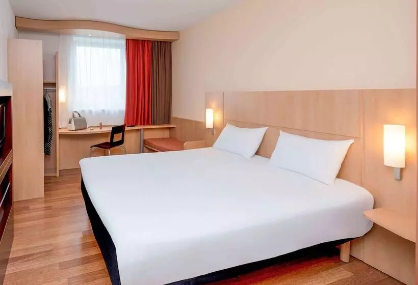 هتل Ibis Esch Belval