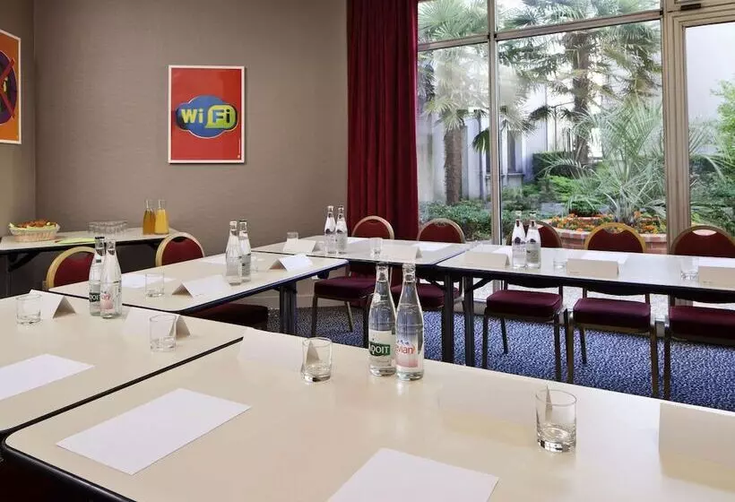 Отель Ibis Styles Blois Centre Gare