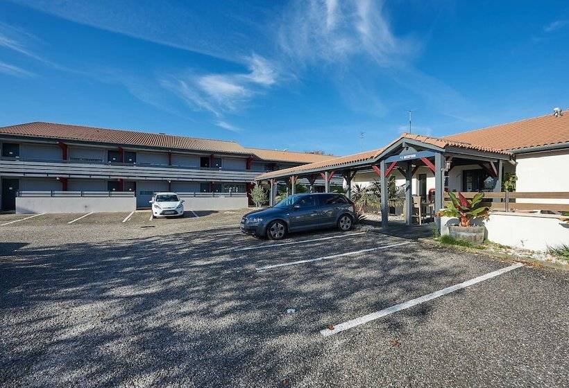 בית מלון כפרי Kyriad Bordeaux   Merignac Aéroport