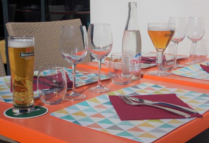 בית מלון כפרי Kyriad Bordeaux   Merignac Aéroport