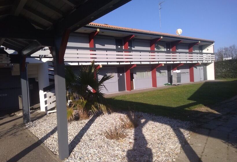 בית מלון כפרי Kyriad Bordeaux   Merignac Aéroport