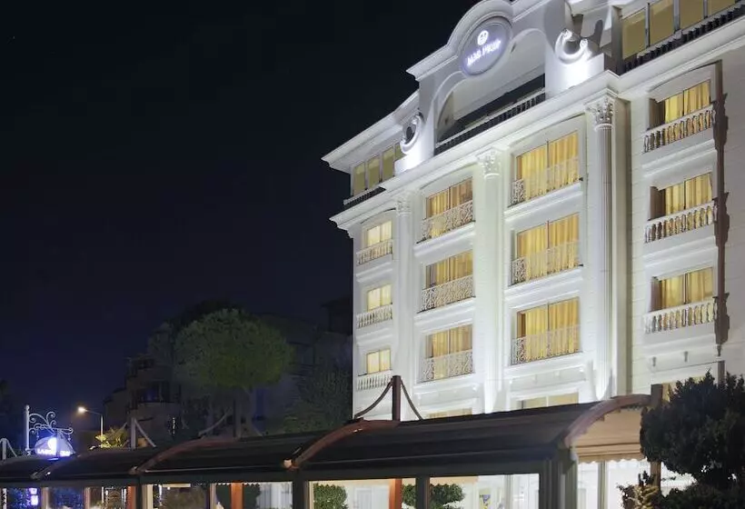 La Boutique Hotel & Suites