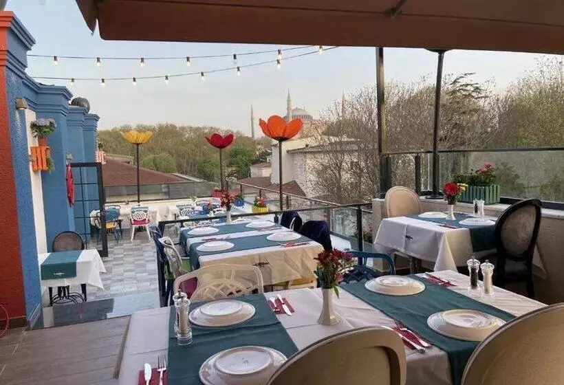 Raymond Hotel Old City