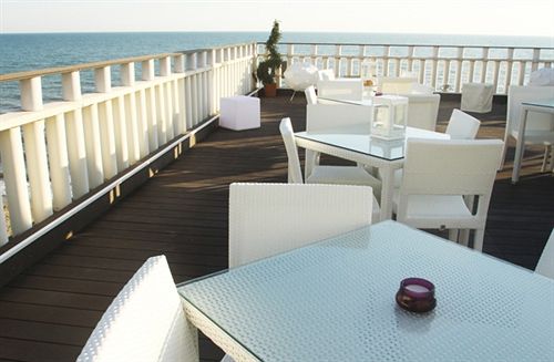 ホテル T-Village Spiaggia Residence Ristorante