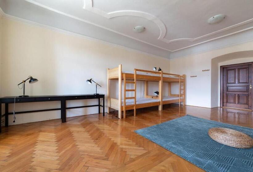 هاستل Samostan Mekinje