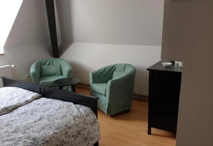 هاستل Samostan Mekinje