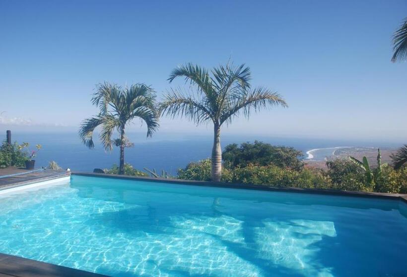 تختخواب و صبحانه La Case Tori