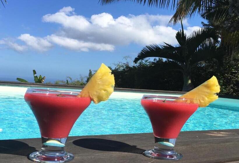 تختخواب و صبحانه La Case Tori