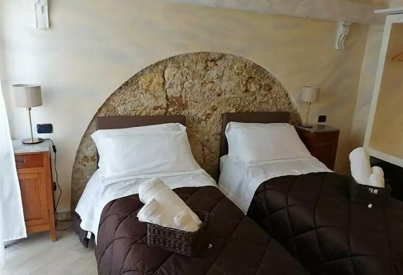 Aamiaismajoitus (B&B) Lo Scoglio Dei Volsci