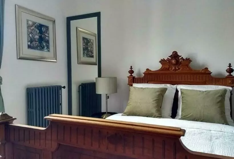 تختخواب و صبحانه Number15 Guesthouse Carcassonne