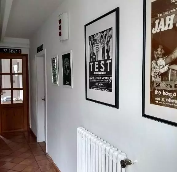 تختخواب و صبحانه Number15 Guesthouse Carcassonne