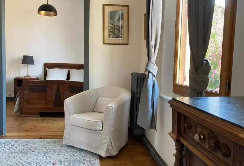 تختخواب و صبحانه Number15 Guesthouse Carcassonne