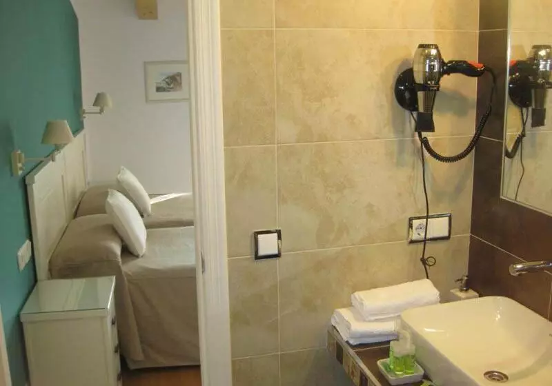 پانسیون Hostal Tabanqueta