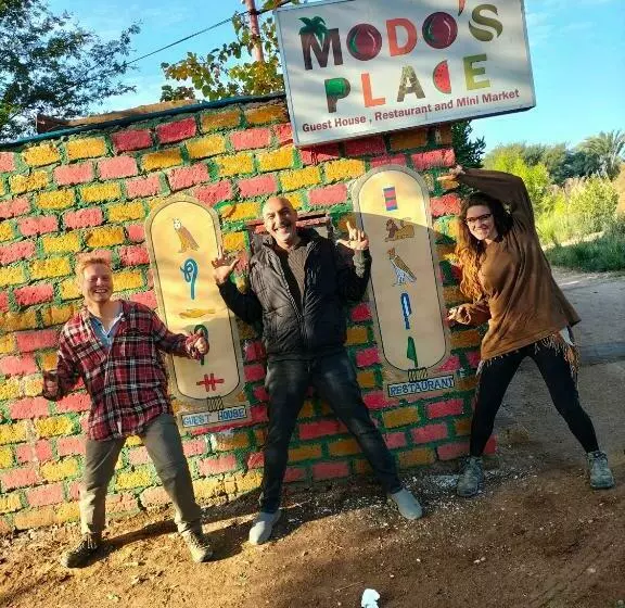 تختخواب و صبحانه Modos Place