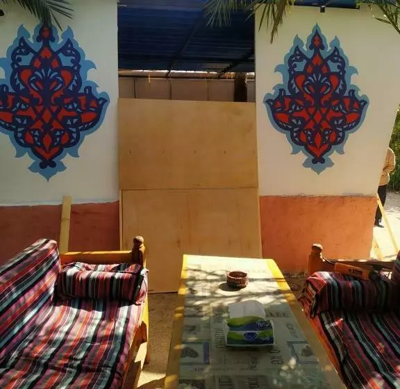 تختخواب و صبحانه Modos Place