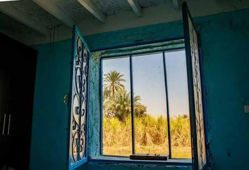تختخواب و صبحانه Modos Place