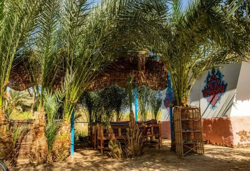 تختخواب و صبحانه Modos Place