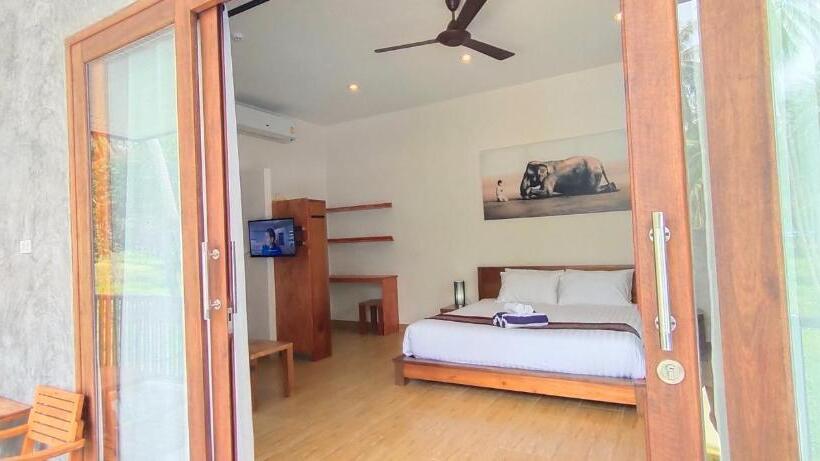 Отель Le Grand Bleu