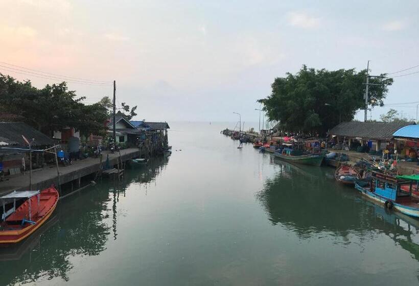 پانسیون ครูหนูบ้านพัก แหลมงอบ Krunou Baanpak