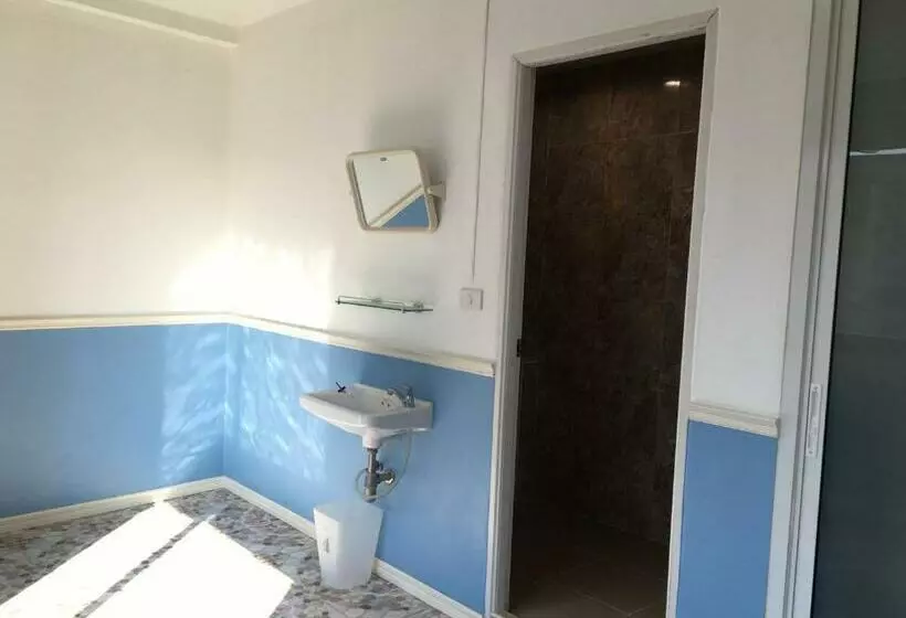 Majatalo Baanmali Ari