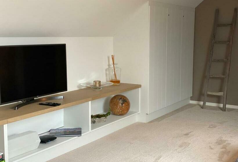 פנסיון L Auf Der Tomm