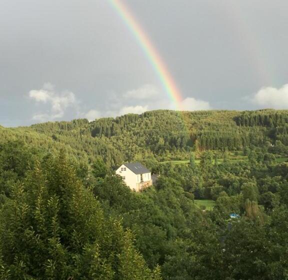 פנסיון L Auf Der Tomm