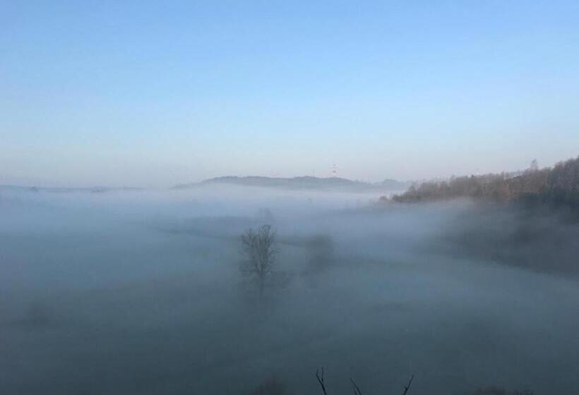 פנסיון L Auf Der Tomm