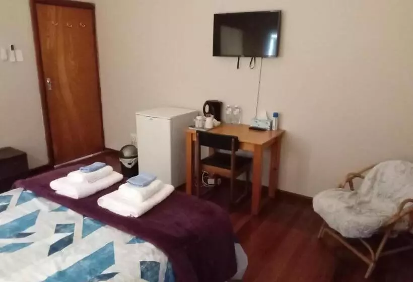 10 On Fairview B&b