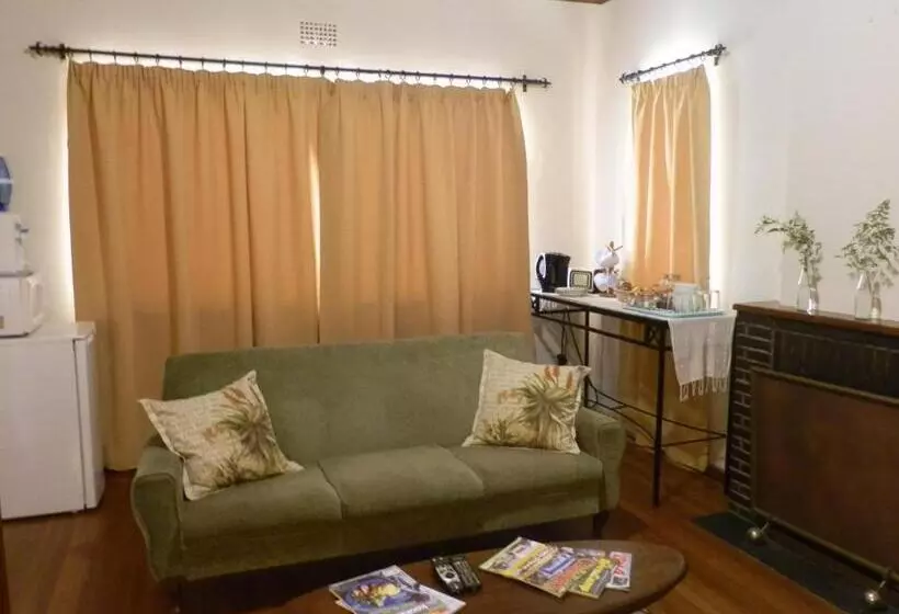 10 On Fairview B&b