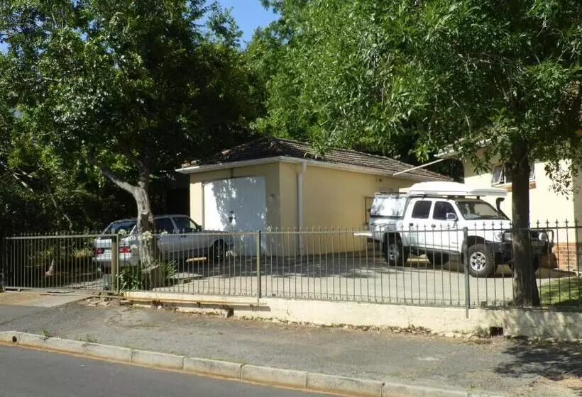 10 On Fairview B&b