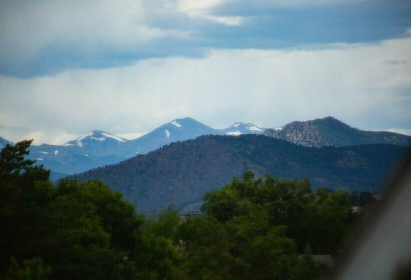 فندق صغير The Oasis On Eisenhower