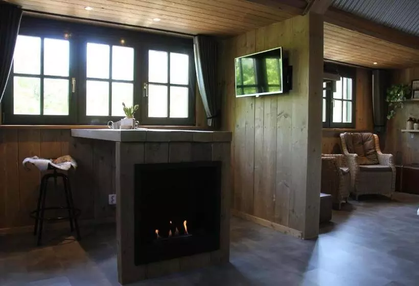 تختخواب و صبحانه Inn The Woods   Private Stay