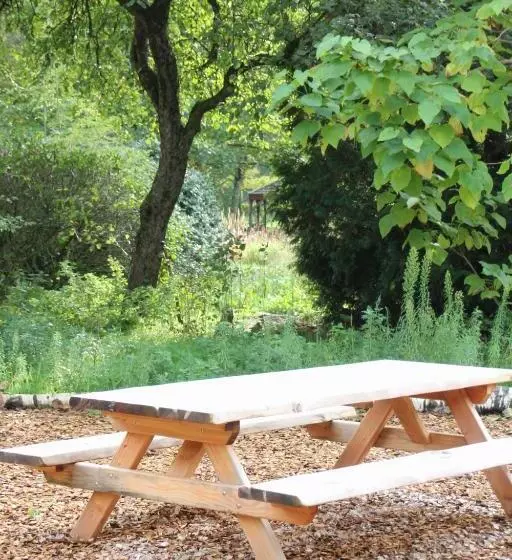 تختخواب و صبحانه Inn The Woods   Private Stay